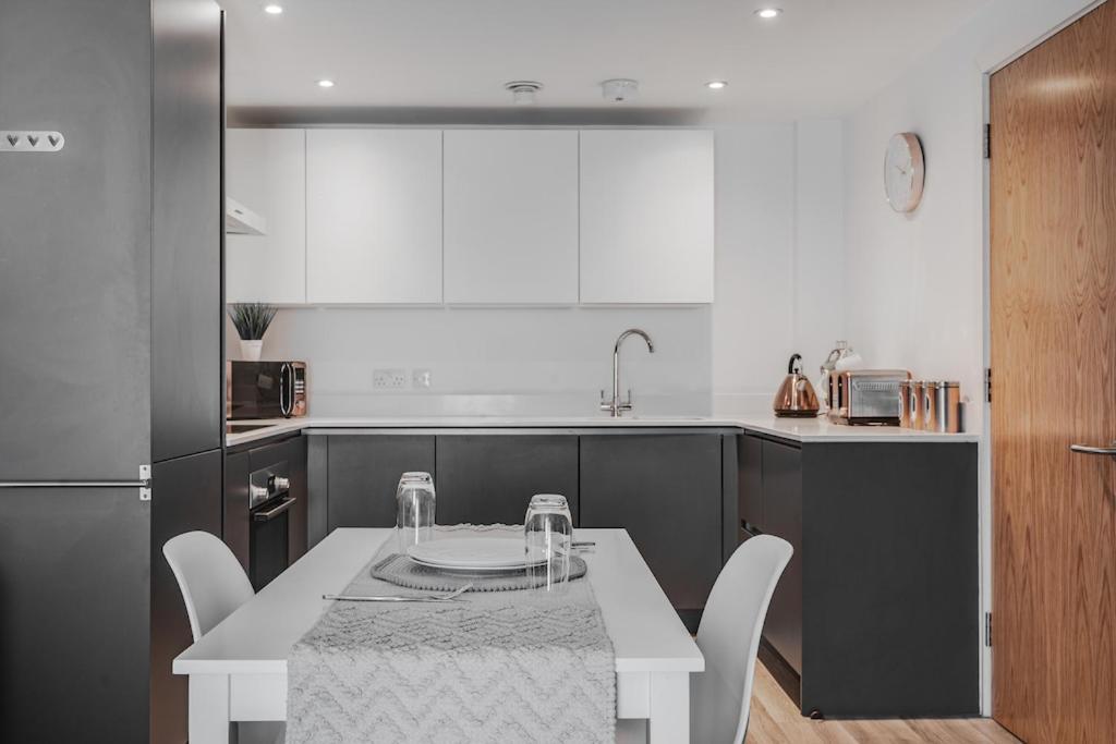 City Living Penthouse Apartment With Parking Manchester Zewnętrze zdjęcie